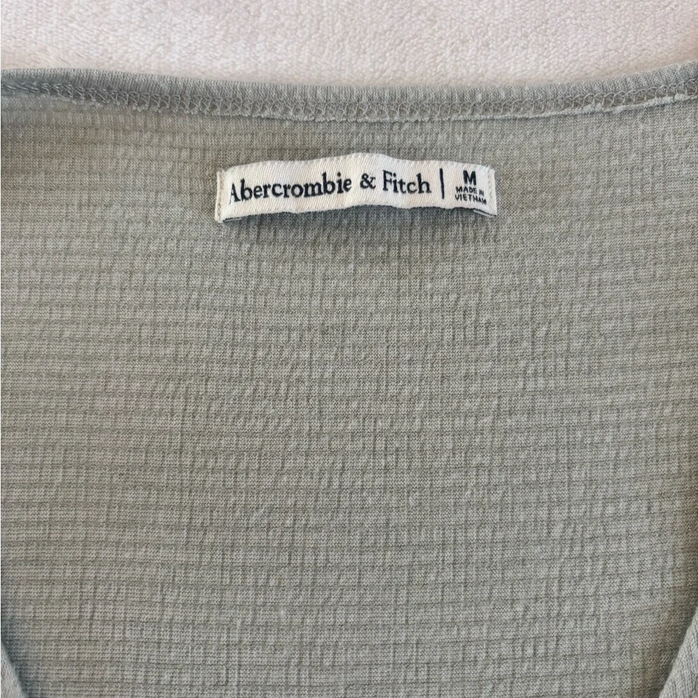 Abercrombie & Fitch Smocked Waist Tie-Front Puff Sleeve Top - Grey Size M